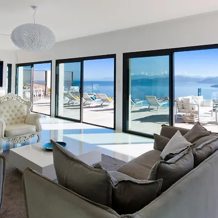 L'ile-rousse Sleeps 10 With Pool Air Con And Wifi Villa