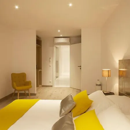 L'ile-rousse Sleeps 10 With Pool Air Con And Wifi
