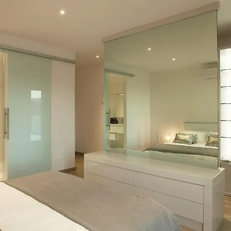 L'ile-rousse Sleeps 10 With Pool Air Con And Wifi Villa *