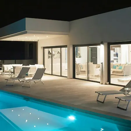 Villa L'ile-rousse Sleeps 10 With Pool Air Con And Wifi LʼÎle-Rousse